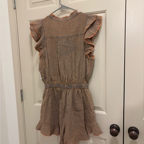 NWT!🌟Free People One Naya Chambray Romper🌟. Size Small. Color Peach. - Picture 9 of 11